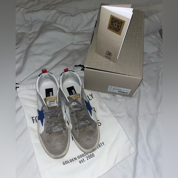 Golden Goose Mid Star in white leather with blue star and dove gray inserts! - Picture 2 of 9